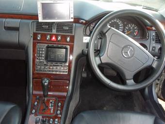 1999 Mercedes-Benz E-Class Pictures
