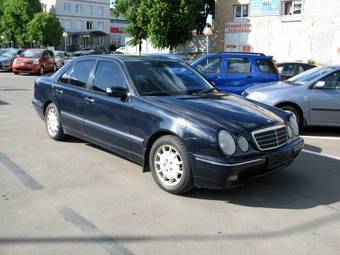 1999 Mercedes-Benz E-Class Pics