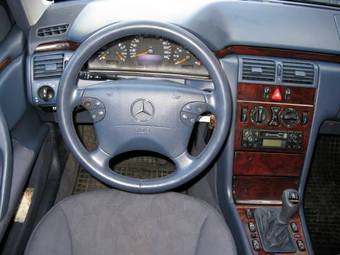 1999 Mercedes-Benz E-Class Pictures
