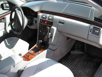 1999 Mercedes-Benz E-Class Pictures
