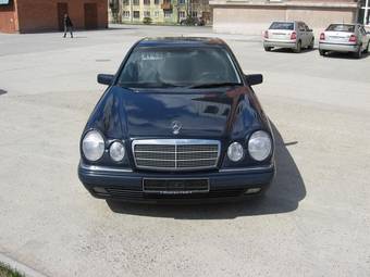 1999 Mercedes-Benz E-Class Photos