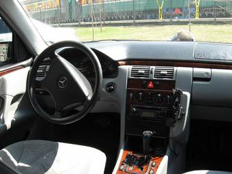 1999 Mercedes-Benz E-Class Images