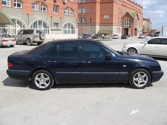 1999 Mercedes-Benz E-Class Pictures