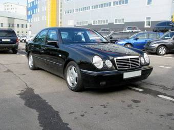 1999 Mercedes-Benz E-Class Photos