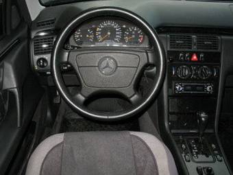 1999 Mercedes-Benz E-Class Photos