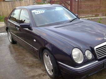 1999 Mercedes-Benz E-Class Photos