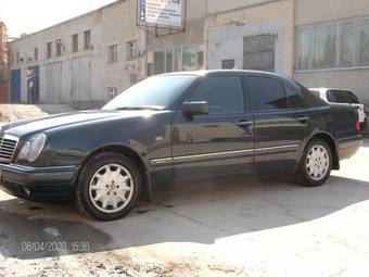 1999 Mercedes-Benz E-Class Photos