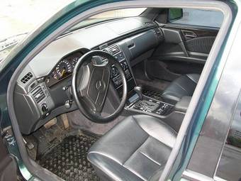 1999 Mercedes-Benz E-Class Photos