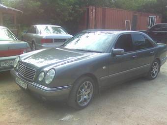 1999 Mercedes-Benz E-Class Pictures
