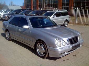 1999 Mercedes-Benz E-Class Photos