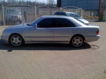 1999 Mercedes-Benz E-Class Photos