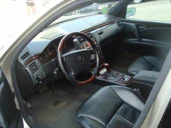 1999 Mercedes-Benz E-Class Photos