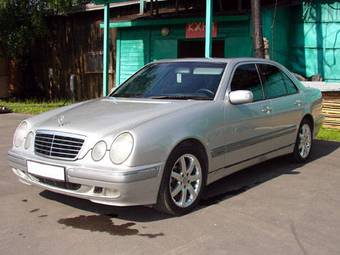 1999 Mercedes-Benz E-Class Photos