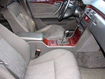 1999 Mercedes-Benz E-Class Pictures