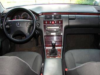 1999 Mercedes-Benz E-Class Pictures