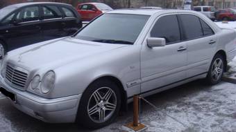 1999 Mercedes-Benz E-Class Photos