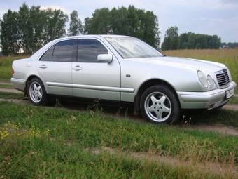 1999 Mercedes-Benz E-Class Photos