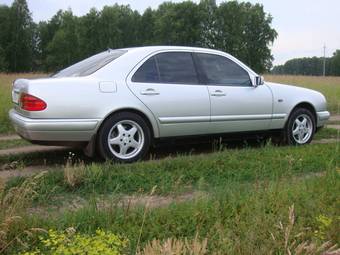 1999 Mercedes-Benz E-Class Pictures