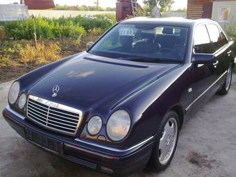1999 Mercedes-Benz E-Class Pictures