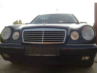 1999 Mercedes-Benz E-Class Photos