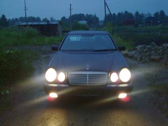 1999 Mercedes-Benz E-Class Photos