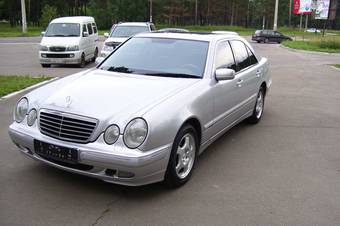 1999 Mercedes-Benz E-Class Photos