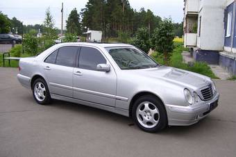 1999 Mercedes-Benz E-Class Pictures