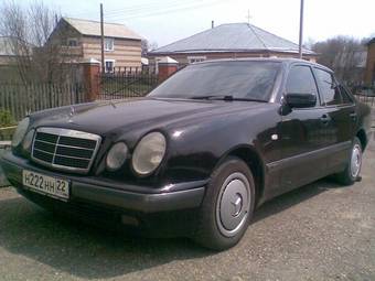 1999 Mercedes-Benz E-Class Photos