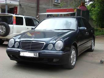 1999 Mercedes-Benz E-Class Photos