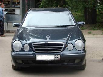 1999 Mercedes-Benz E-Class Photos
