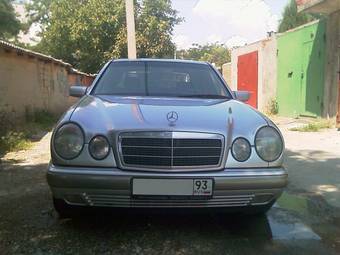 1999 Mercedes-Benz E-Class Photos