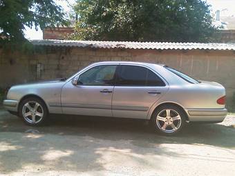 1999 Mercedes-Benz E-Class Photos
