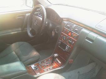1999 Mercedes-Benz E-Class Photos
