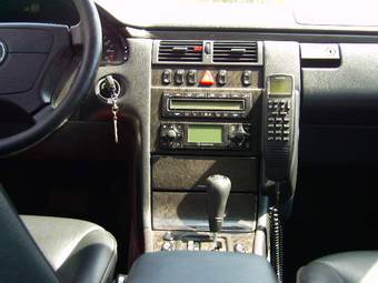 1999 Mercedes-Benz E-Class Photos