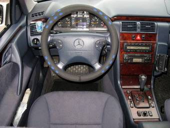 1999 Mercedes-Benz E-Class Photos