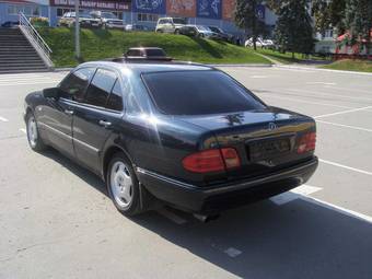 1999 Mercedes-Benz E-Class Photos