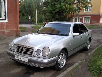 1999 Mercedes-Benz E-Class Photos