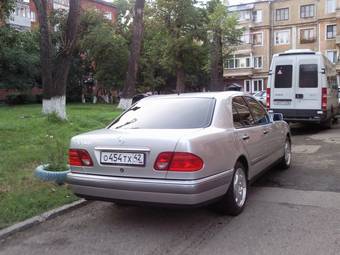 1999 Mercedes-Benz E-Class Pictures