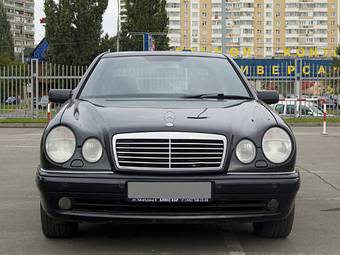 1999 Mercedes-Benz E-Class Pictures