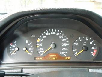 1999 Mercedes-Benz E-Class Photos