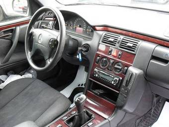 1999 Mercedes-Benz E-Class Pictures