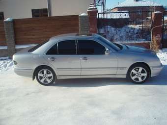 2000 Mercedes-Benz E-Class Pictures