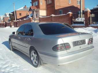 2000 Mercedes-Benz E-Class Pictures