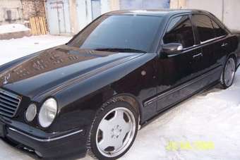 2000 Mercedes-Benz E-Class Photos