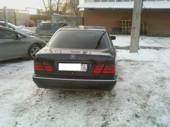 2000 Mercedes-Benz E-Class Photos