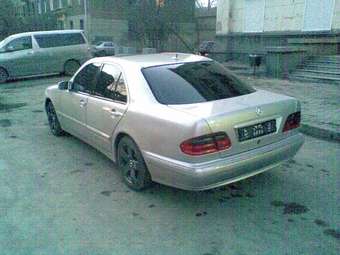 2000 Mercedes-Benz E-Class Photos