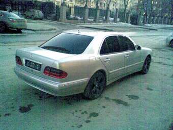 2000 Mercedes-Benz E-Class Pictures
