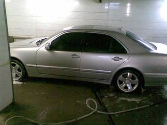 2000 Mercedes-Benz E-Class Photos