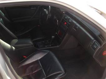 2000 Mercedes-Benz E-Class Pictures