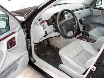 2000 Mercedes-Benz E-Class Pictures